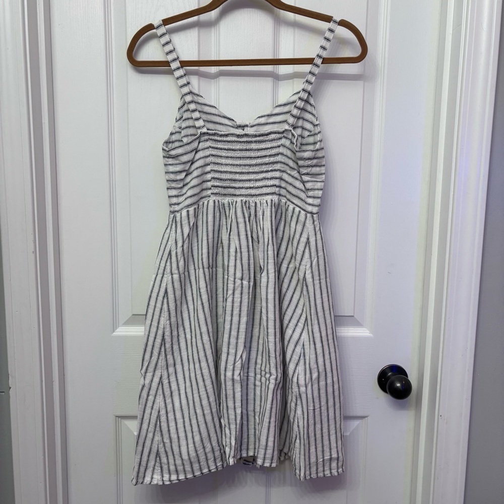 Cream Stripe Button Front Dress | Old Navy XS - Picture 7 of 10